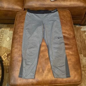 Nike Pro Capris